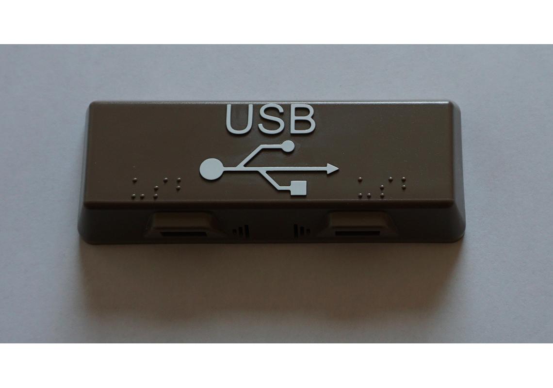 Prise USB bleue